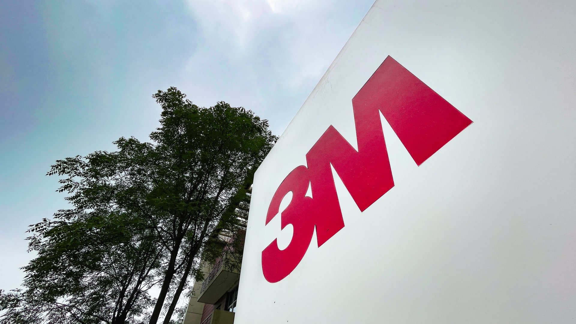3M finds a new AI role with fiber-optic data center tech
