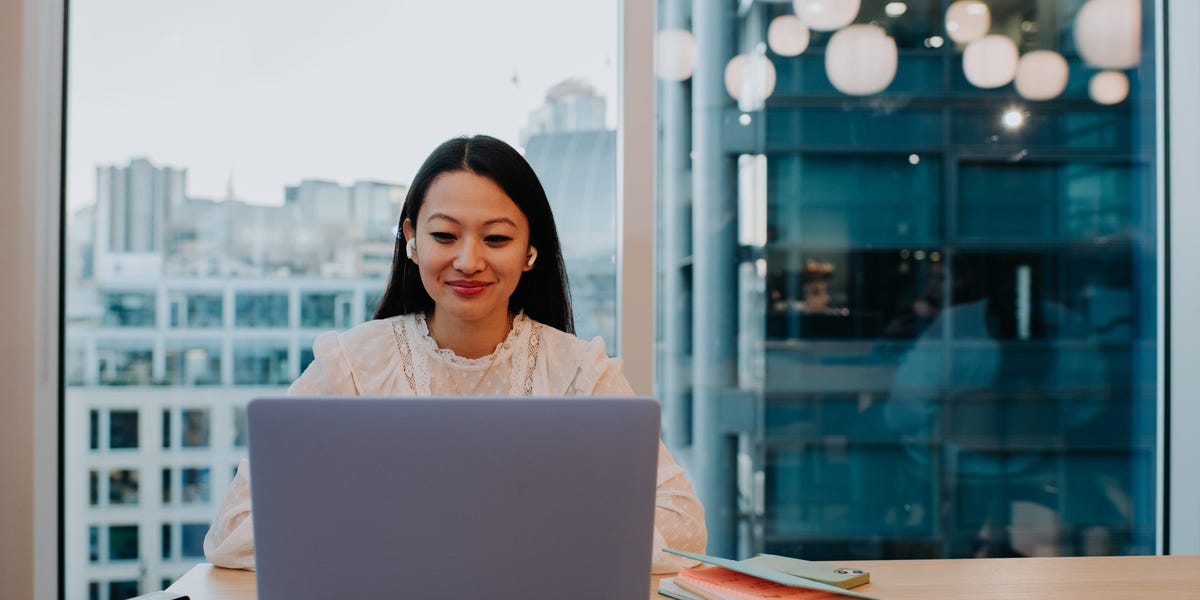 AI Forces Entry-Level Workers to Match Senior Skills, PwC Says