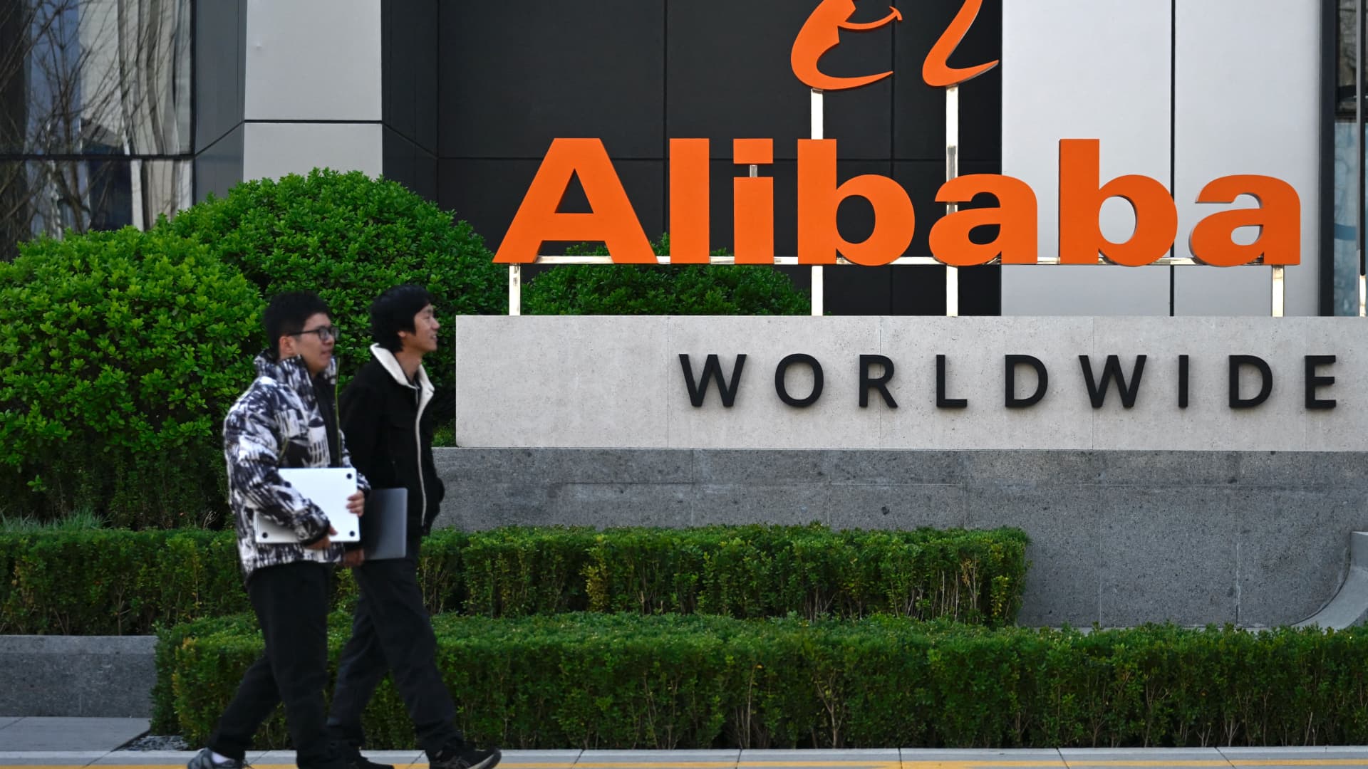 Alibaba Bans Anthropic AI After 'Distillation Attack' Claim