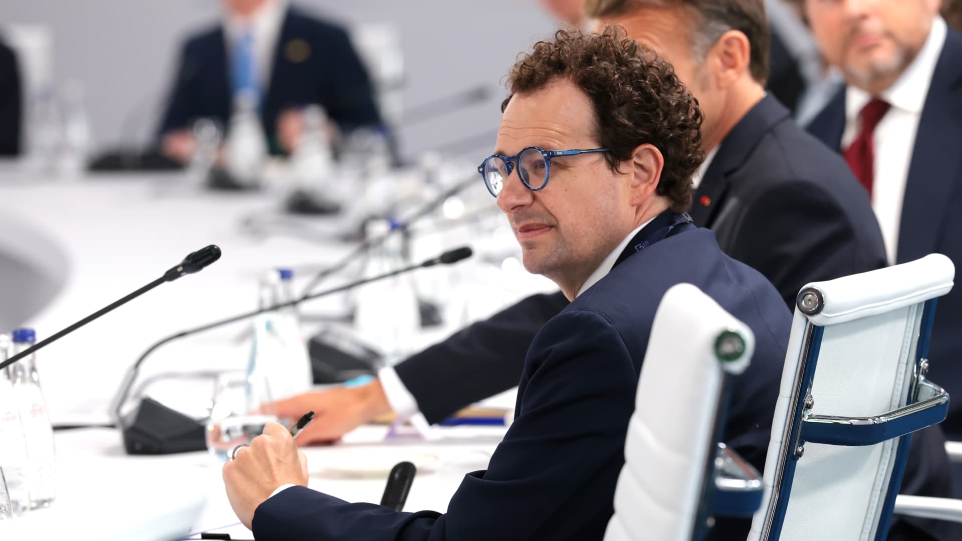 Anthropic, DeepMind CEOs push U.S.-led AI rules at G7 summit