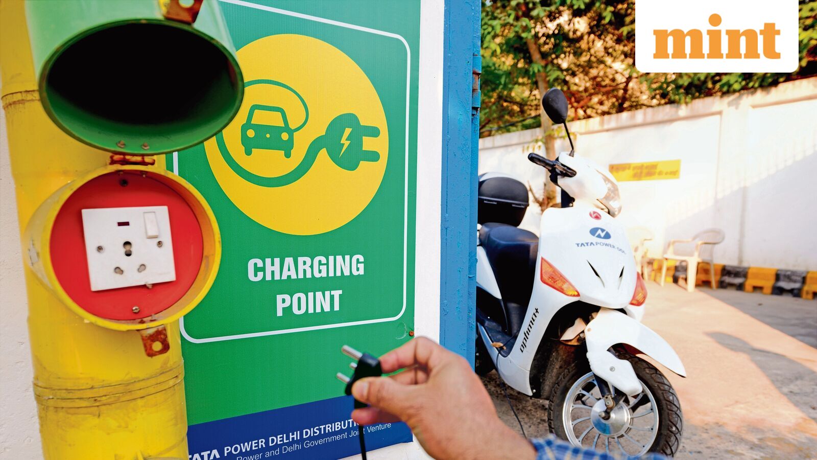 BEE Revamps Go Electric Campaign With Two-Wheeler Makers