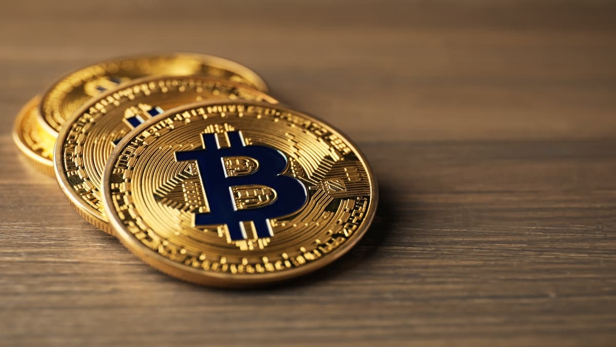 Bitcoin Slips Below $60K as Rotation and Thin Volume Take Hold