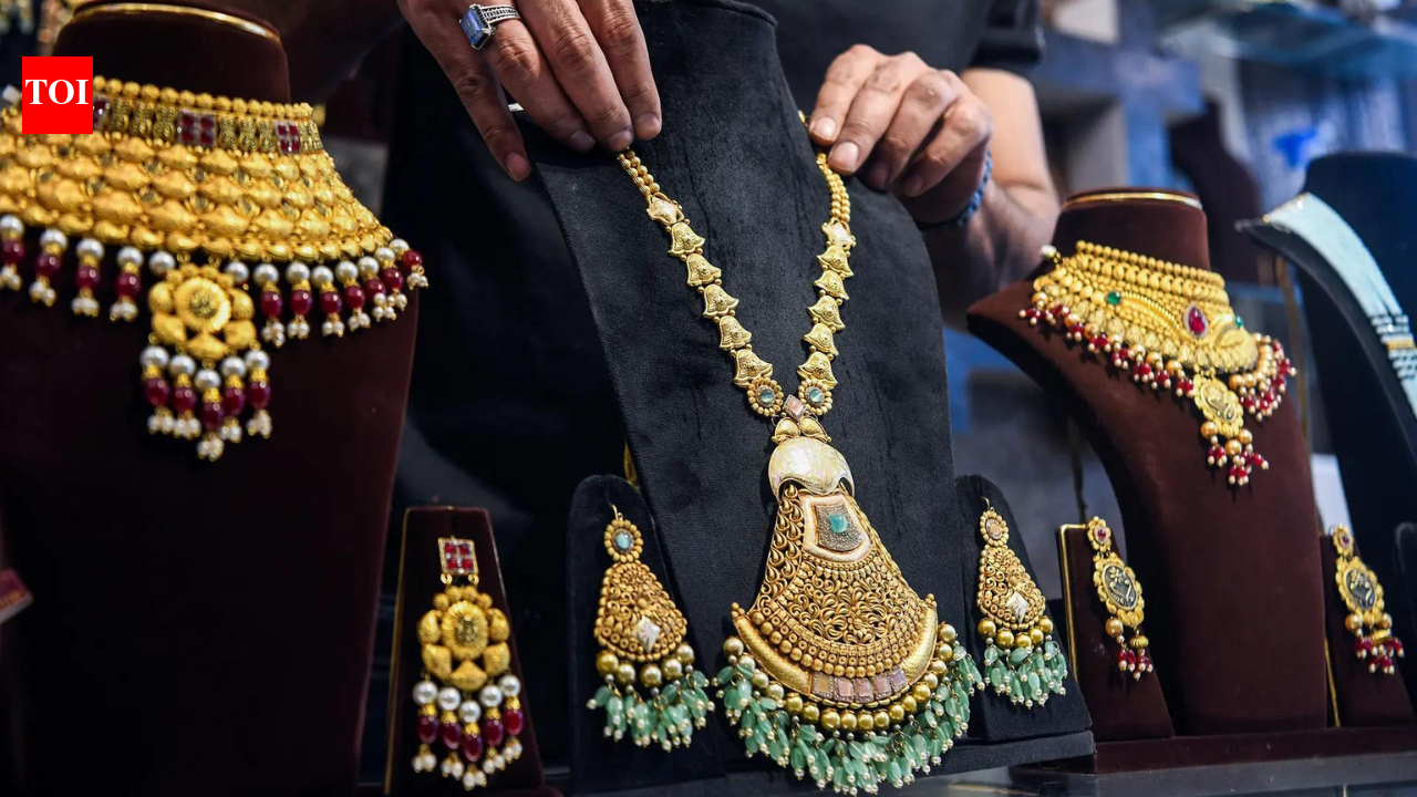 CaratLane May Tap Damas Jewellery for West Asia Foray
