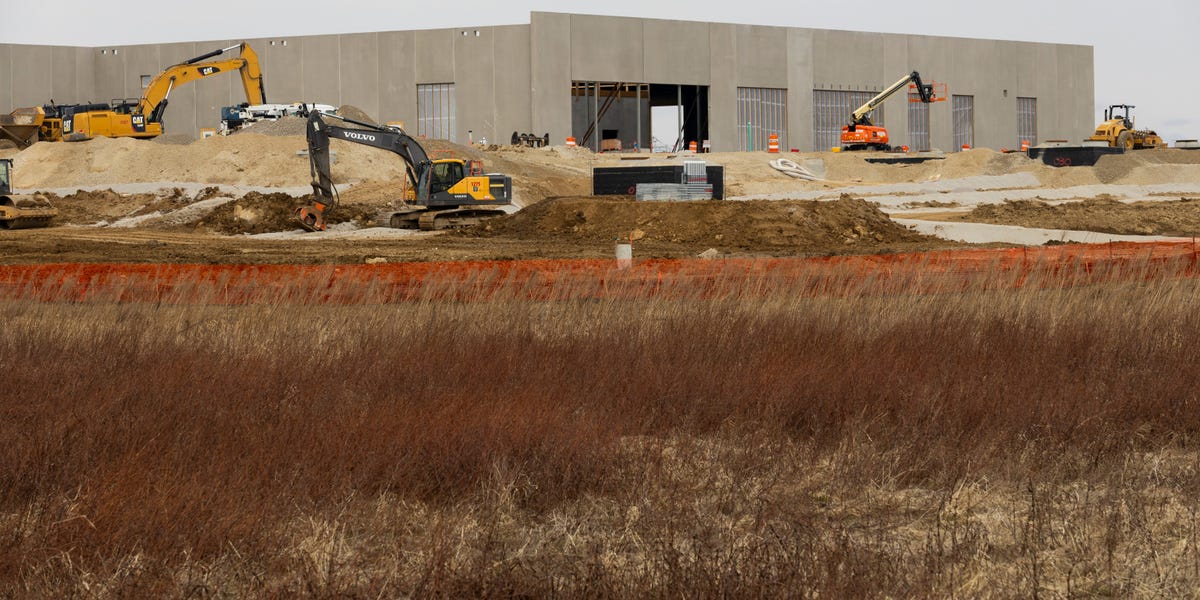 Data Center Boom Shifts from Coastal Hubs to the American Heartland