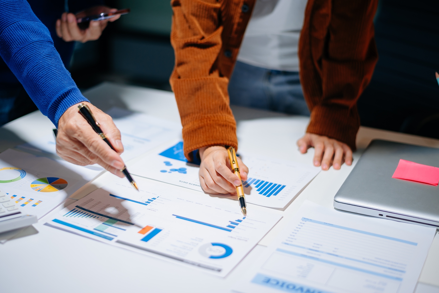 Distillate Capital Fund Lags as AI Enthusiasm Whipsaws Markets