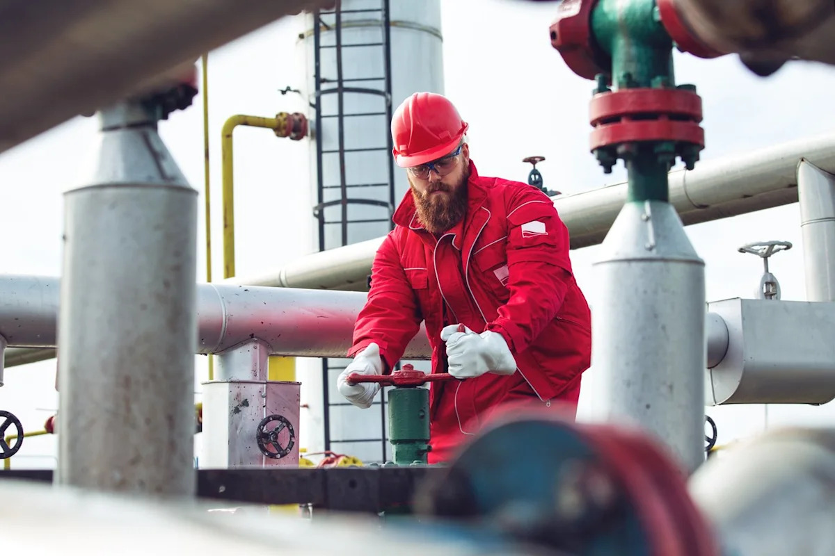 Enbridge Q2 Debt at 3-Year High; Dividend Cover Holds Steady
