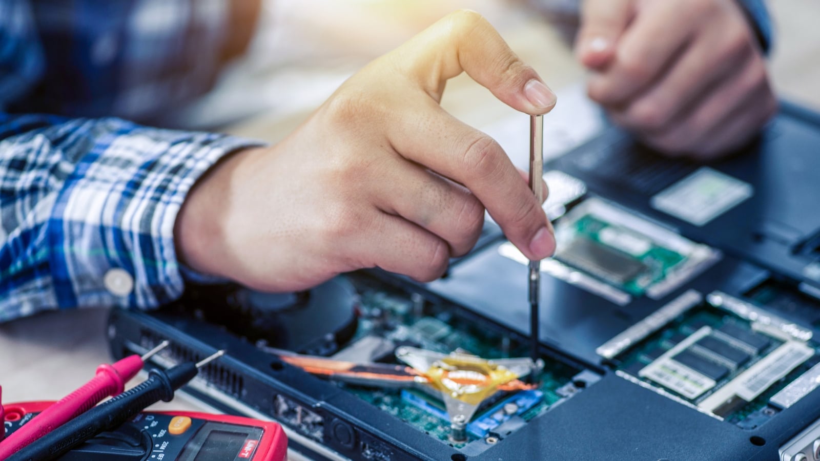 EU Repair Rules Take Effect: Manufacturers Must Fix Products After Warranty