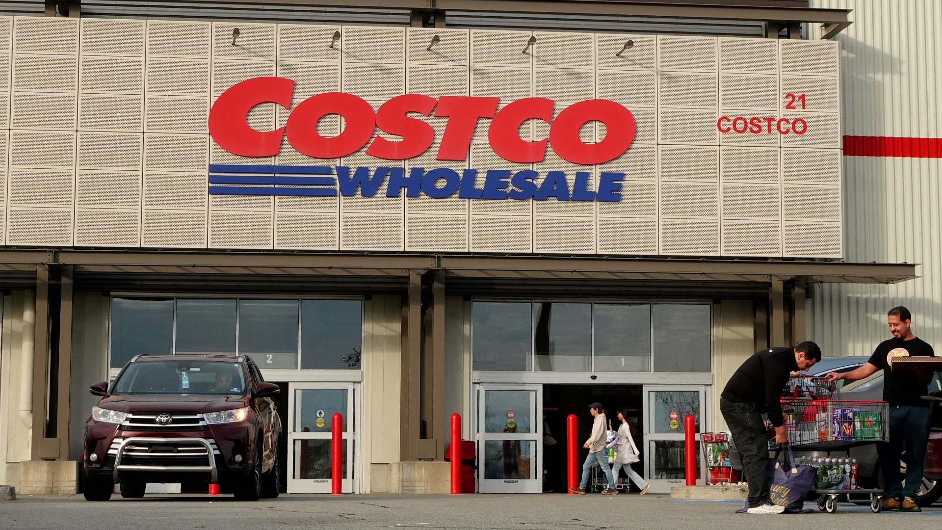 Flat Tape After Costco's Beat Puts Tariff Refund in Focus
