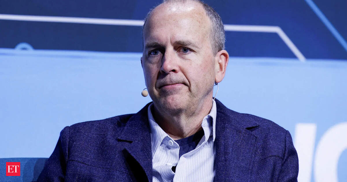 Ford EV Strategy Faces Uncertainty as Tech Chief Doug Field Departs