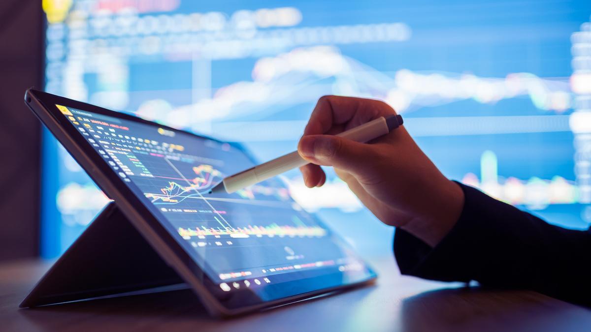 Foreign Outflows Surge: FPIs Pull ₹48,213 Crore from Indian Equities in April