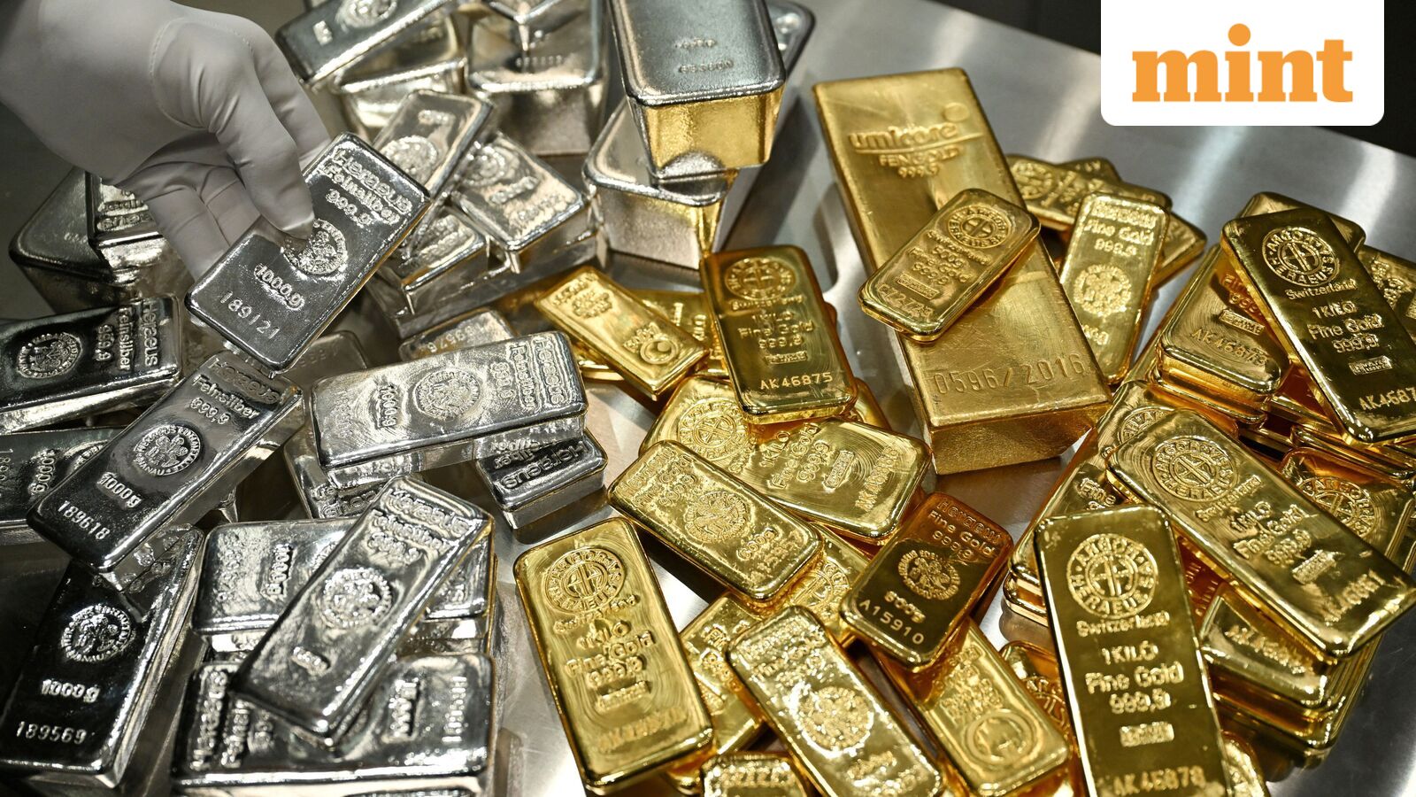 Gold ETFs see ₹725 crore outflow as twin tailwinds fade