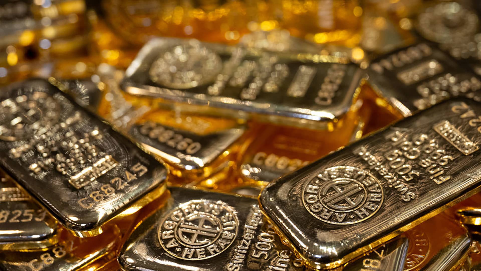 Gold rebounds 5% on debt fears, dollar weakness, bond jitters