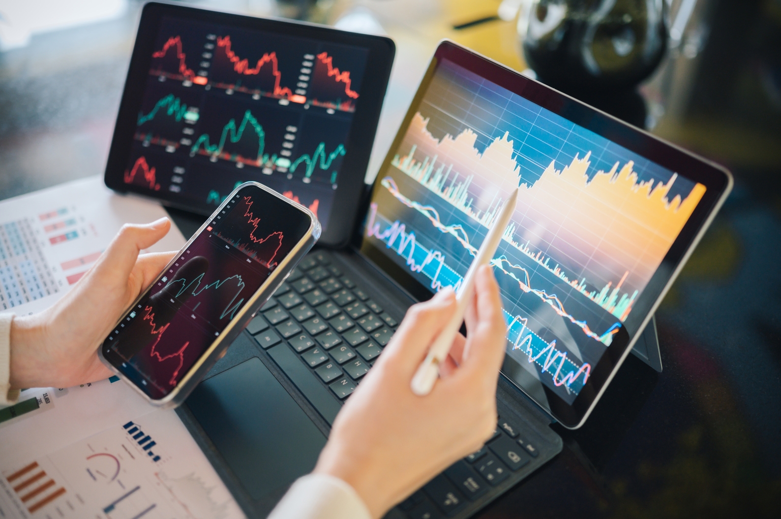 Halvio Capital's Q2 Letter: Humm Group Bet Sours, Goldmoney Pitch Emerges