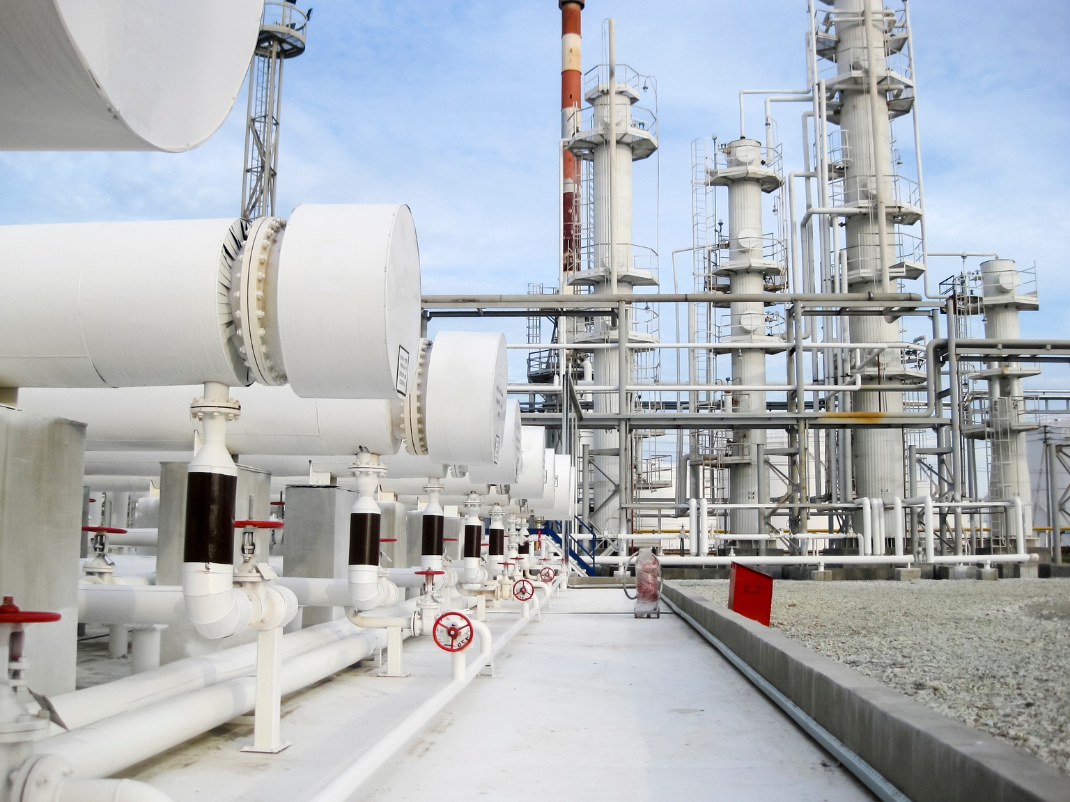 Hess Midstream's Payout Shift Depends on Debt Reduction