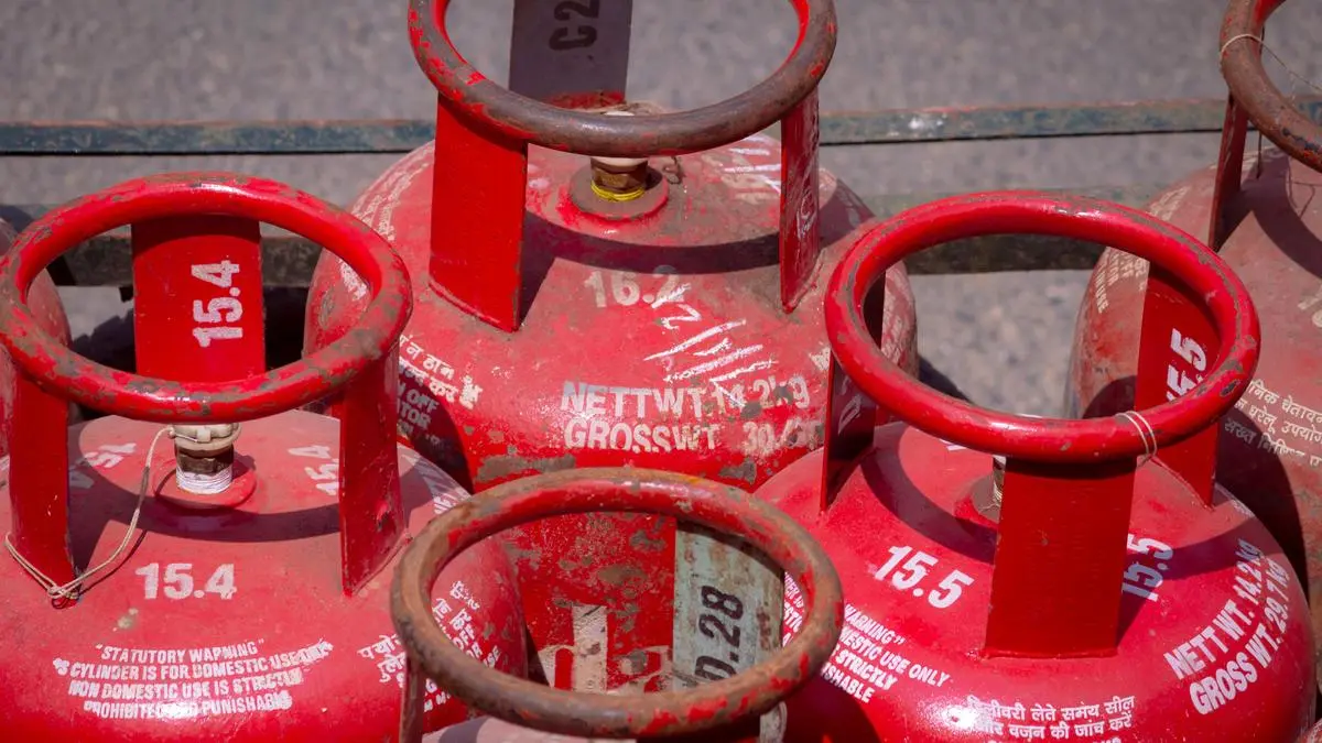 India Uses LPG Crisis to Push Piped Gas Connections