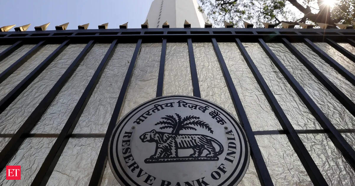 Indian Banks Seek Regulatory Guidance on New Forex Hedging Constraints