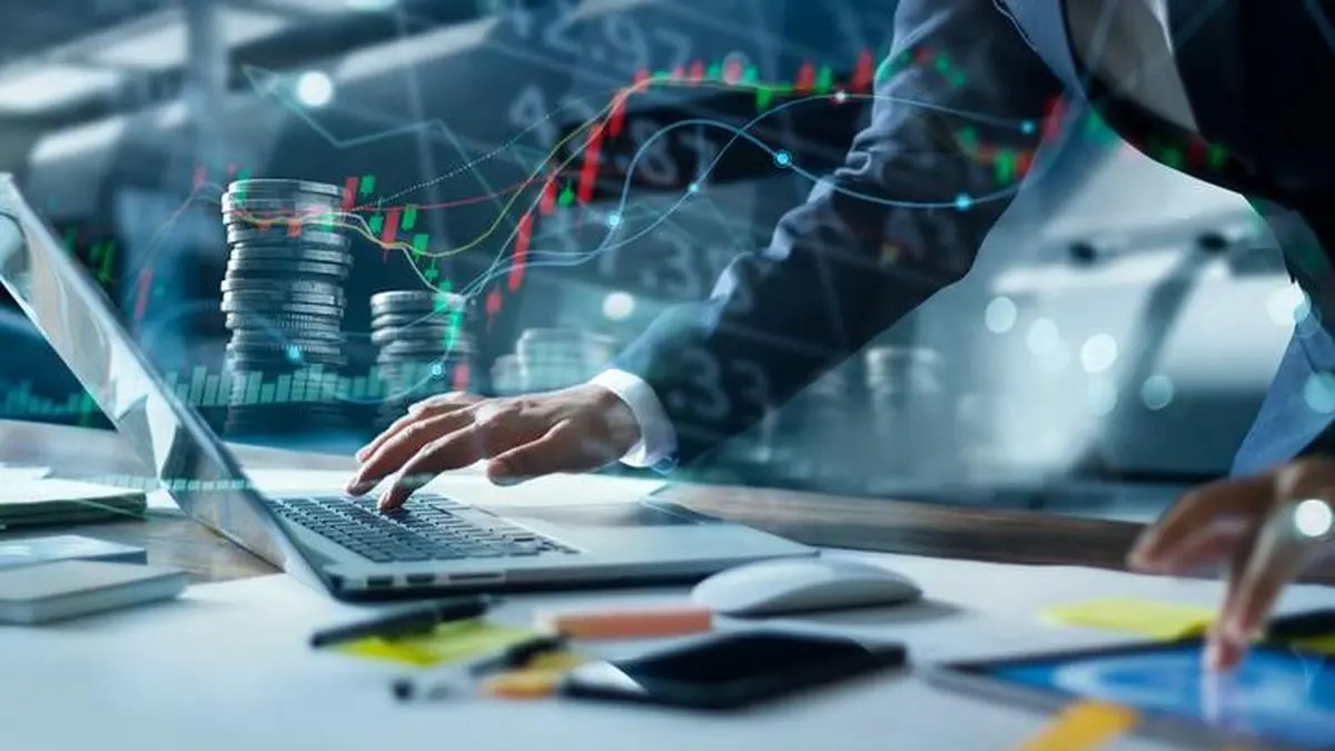 IT Selloff Sinks Nifty Below 24,000; Pharma Holds Ground