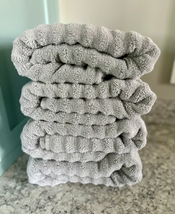 Kohl's 43% Towel Discount Signals Inventory Clearance