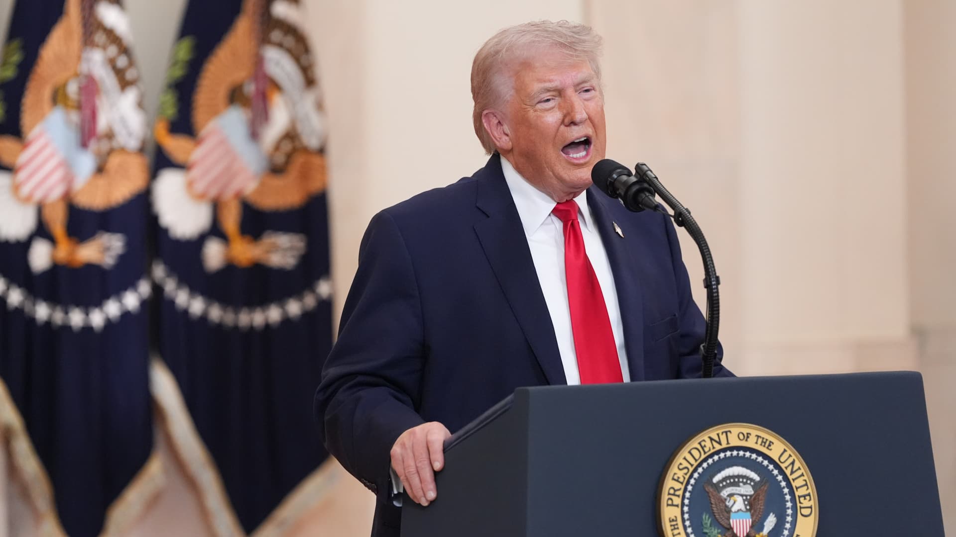 Trump’s Iran Ultimatum Sparks Market Volatility Across CL, SPX