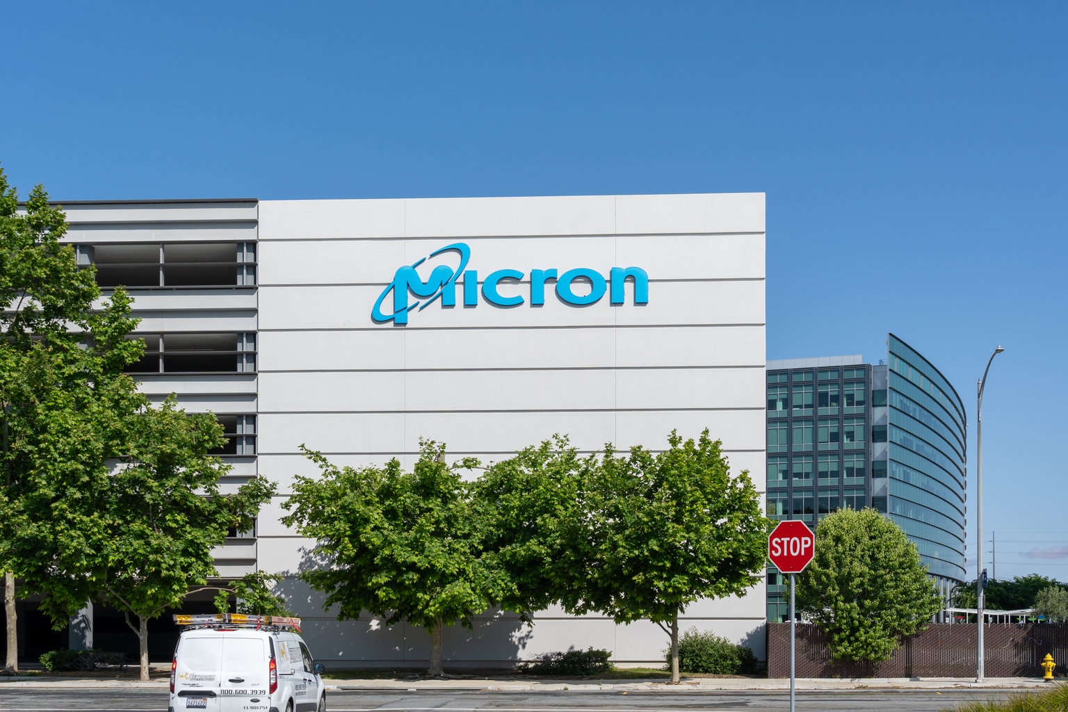 Micron's 196% Growth Hides HBM Share Pressure