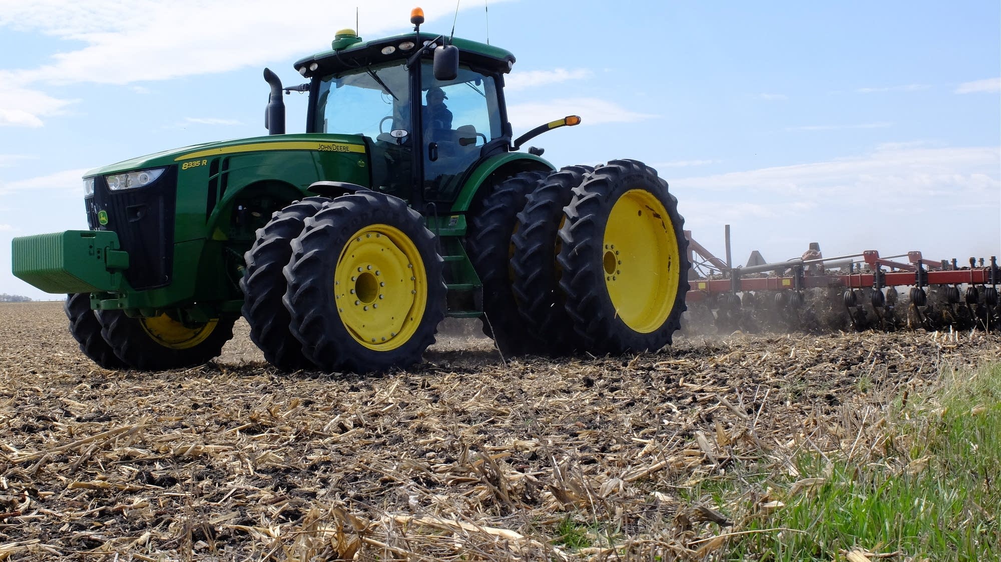 Minnesota Agricultural Sector Faces Mounting Financial and Environmental Pressures