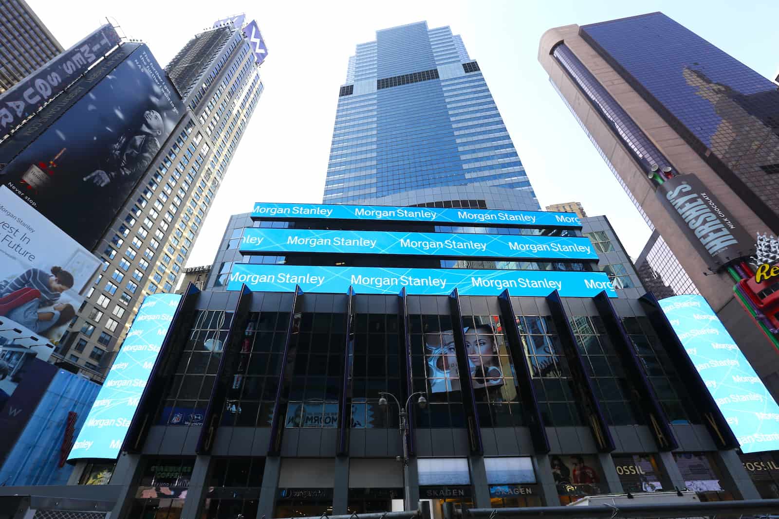 Morgan Stanley Files Low-Cost Ether, Solana ETFs with Staking
