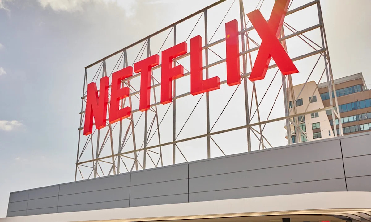 Netflix Q2 Revenue Growth Decelerates, Stock Falls 9% After Hours