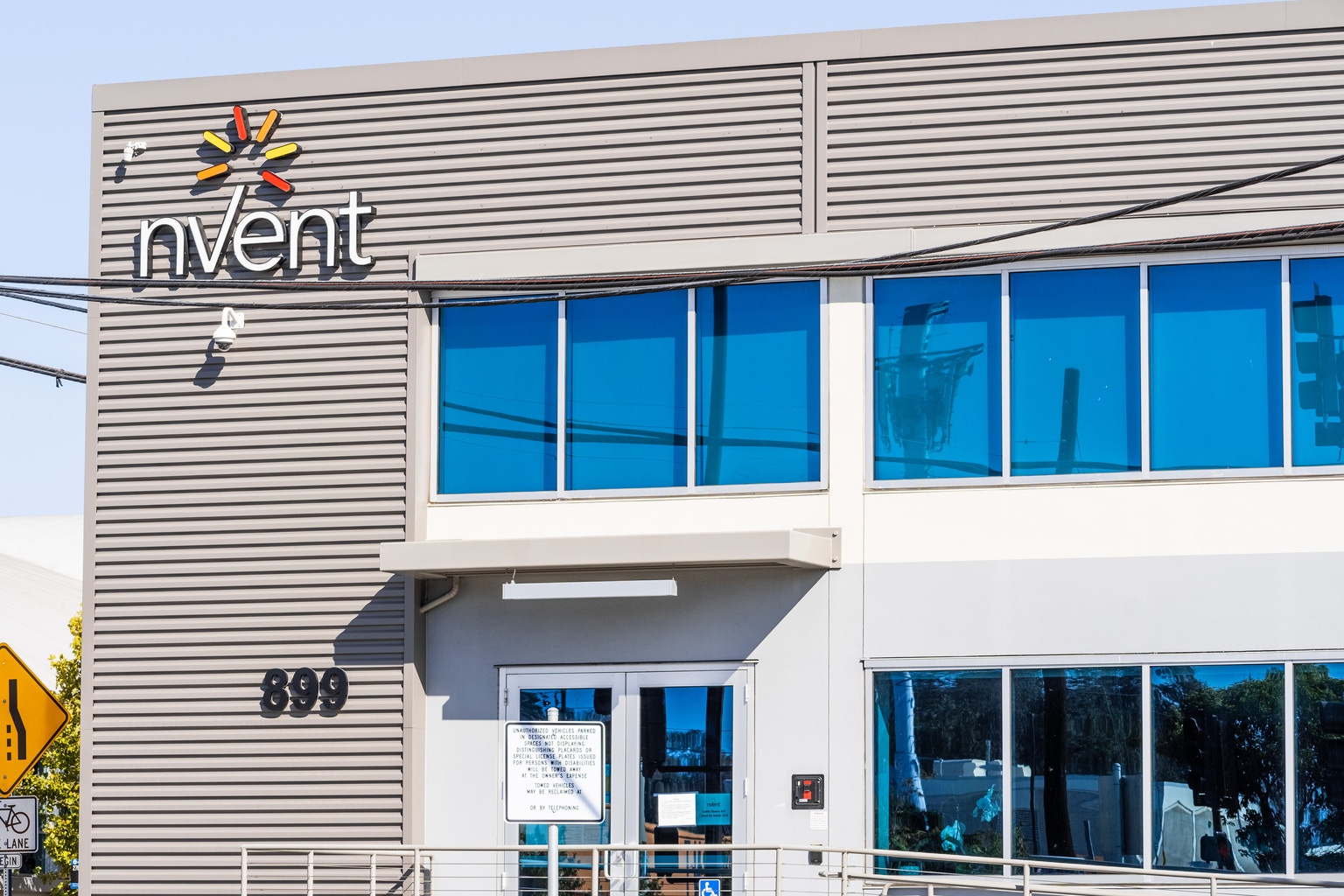 nVent Electric: $221 AI Infrastructure Target