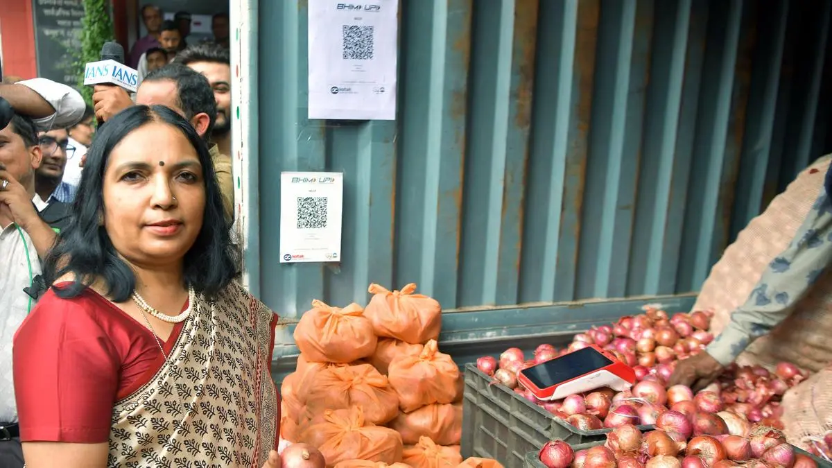Onion buffer stock quality good, says Consumer Affairs Secretary