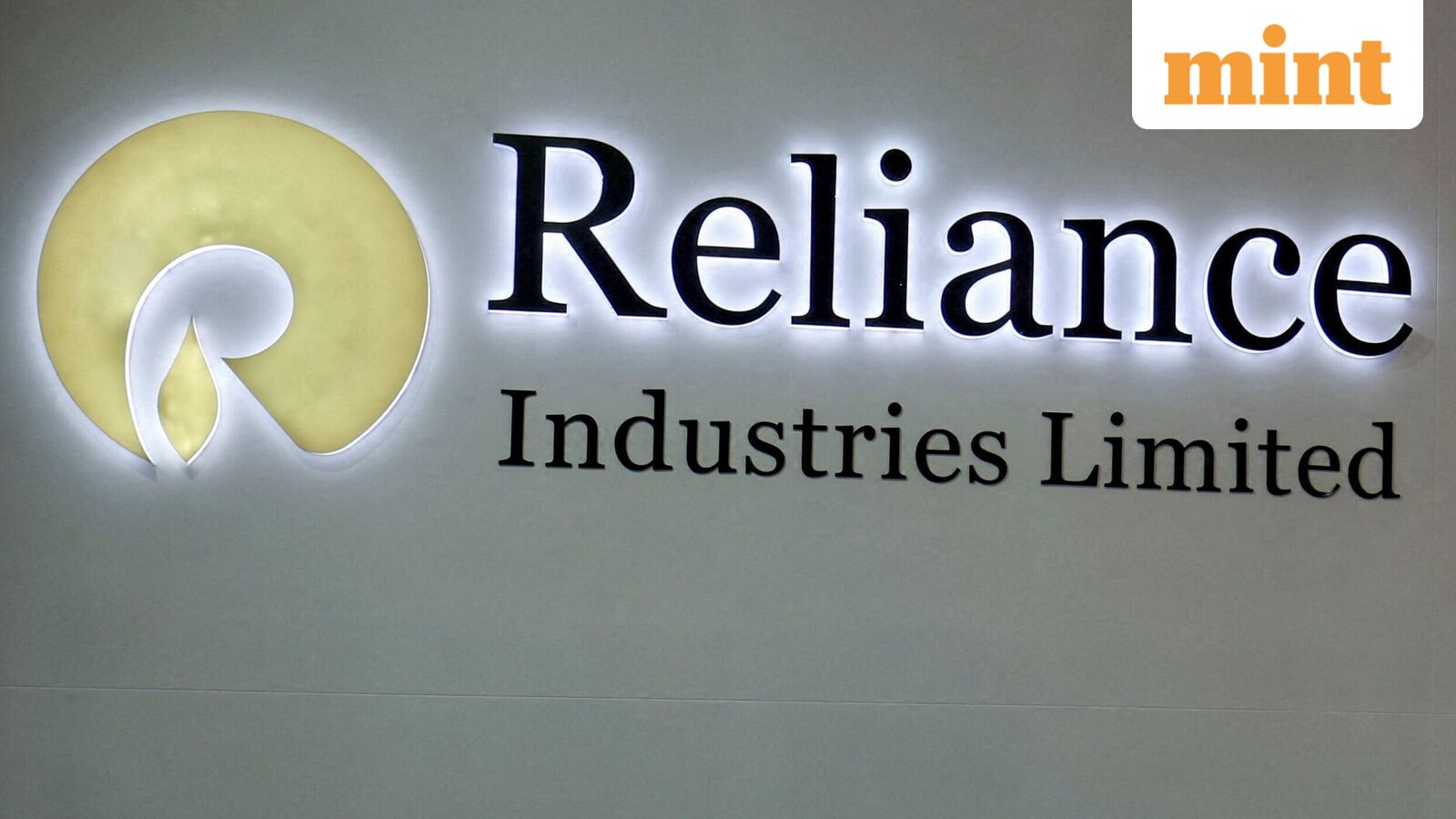 Reliance Silence on Trump Refinery Claim Tests Sebi Disclosure
