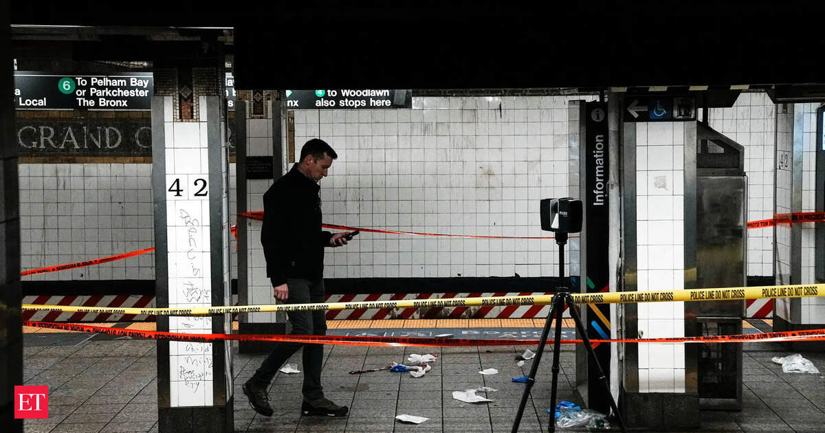 Security Incident at Grand Central Terminal: NYPD Neutralizes Machete-Wielding Assailant