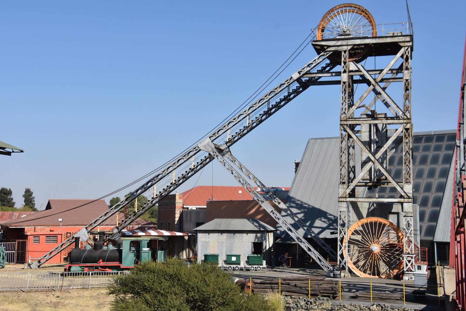 Sibanye Stillwater: Why the South Africa Discount Makes SBSW a Sell