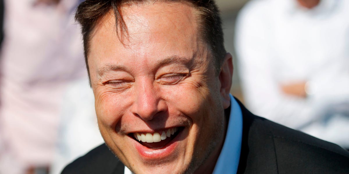 SpaceX $660M Tesla Deal Reveals Governance Risk for TSLA