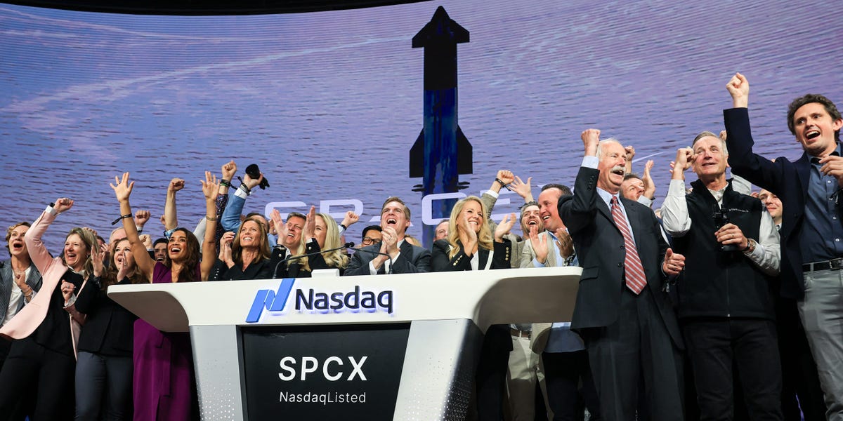 SpaceX's Slide Extends as Share Drop Hits 3rd Day
