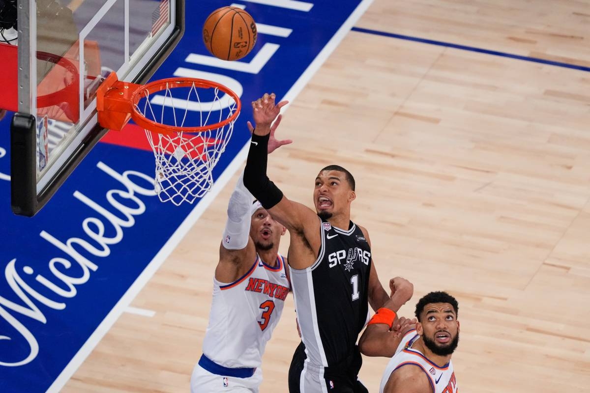 Spurs' 29-point collapse joins sports' worst meltdowns