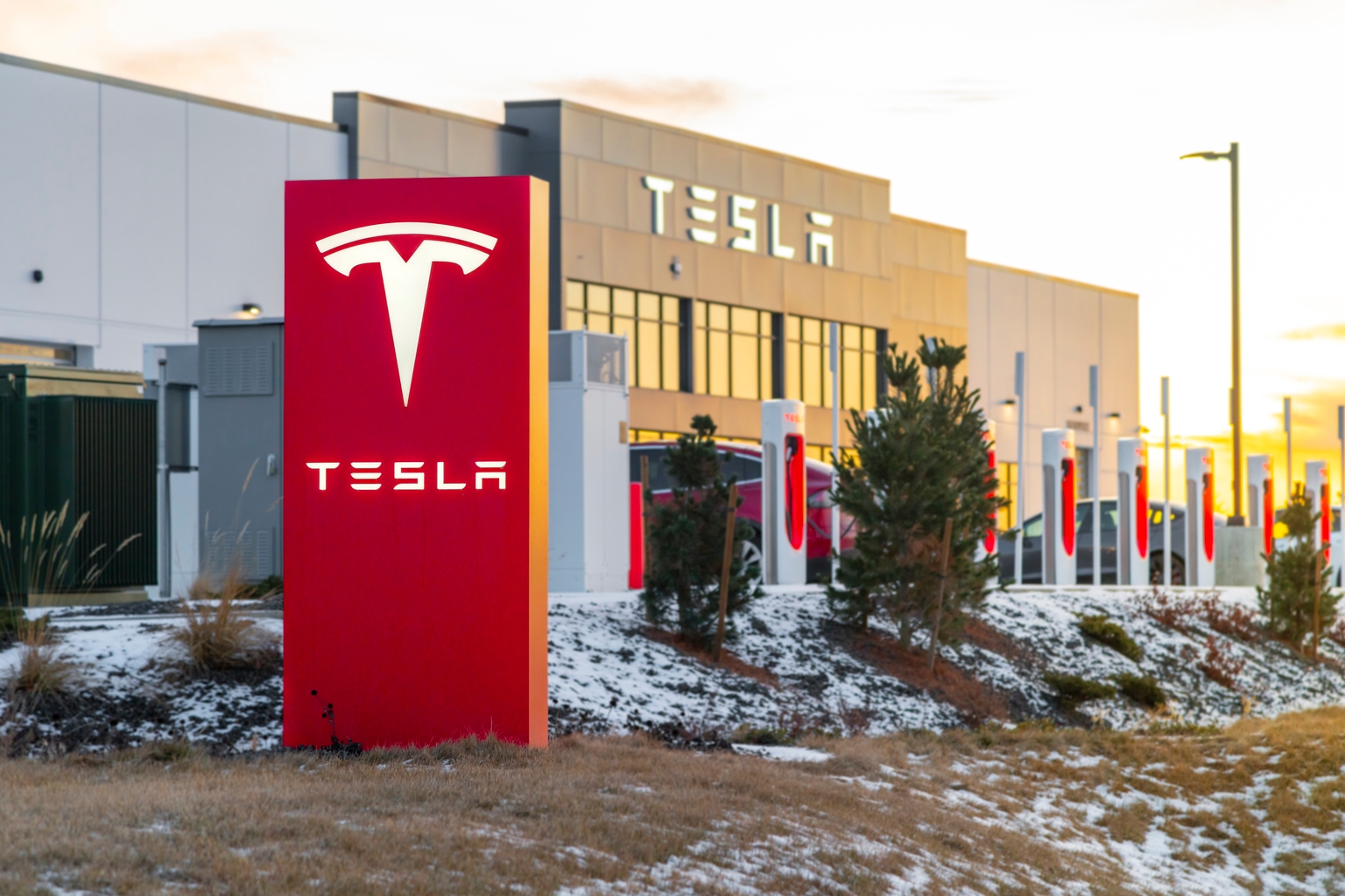 Tesla Hits $420 as Robotaxi Progress Stalls