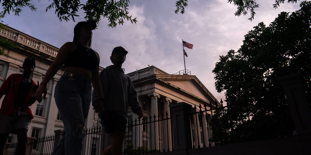 Trump Administration Targets Federal Student Loan Portfolio Shift to Treasury