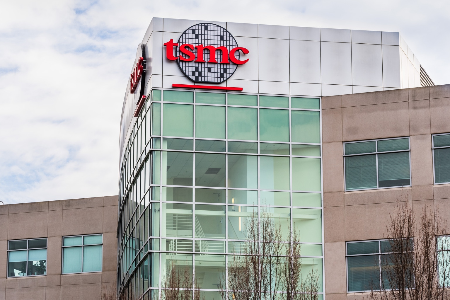 TSMC Capacity Glut Risk From Intel, Samsung Foundry Push