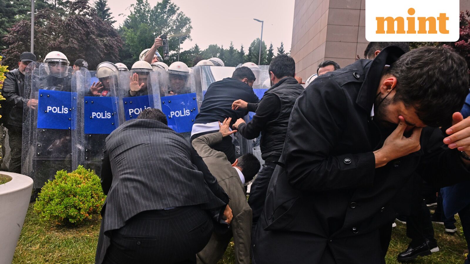 Turkey Crisis Deepens: Court Ruling, Raid Threaten Lira