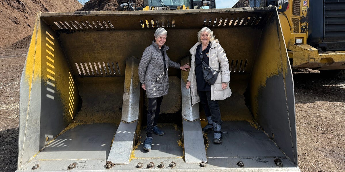 Two Grannies on the Road: How Retirees Are Redefining Healthy Aging Through Travel