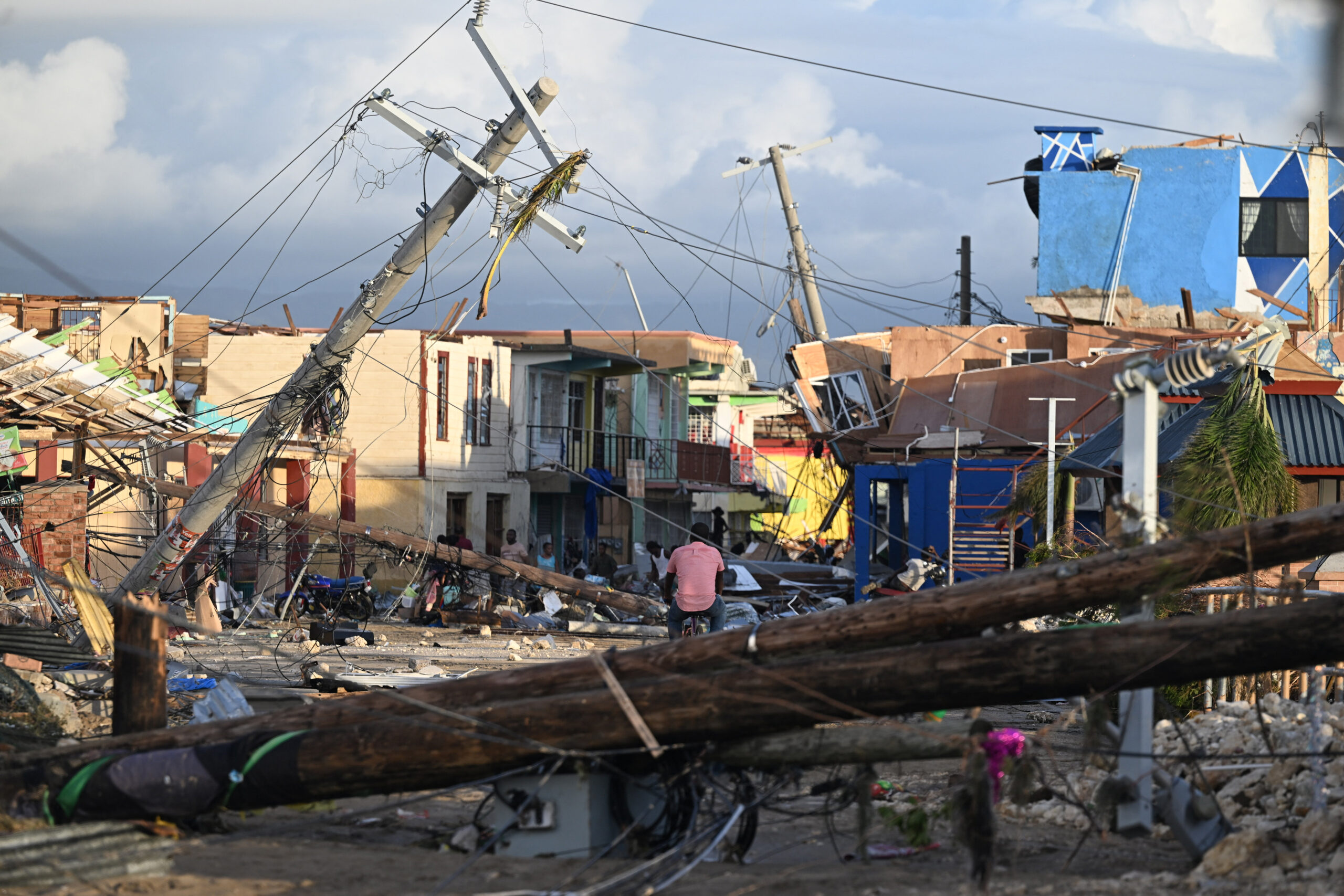 Uninsured Disaster Losses Hit $424 Billion as Coverage Declines in Hotspots