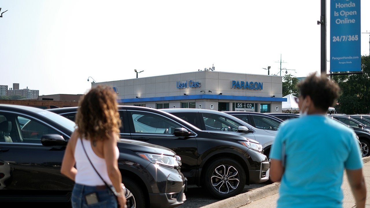 Used Vehicle Wholesale Prices Climb to Multi-Year Highs Amid Persistent Supply Constraints