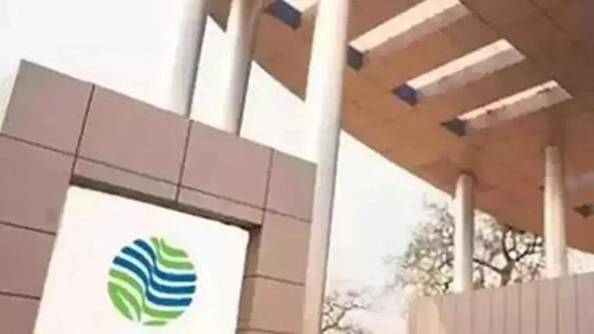 Vedanta promoter sells ₹2,149 cr stake, funds to cut parent debt