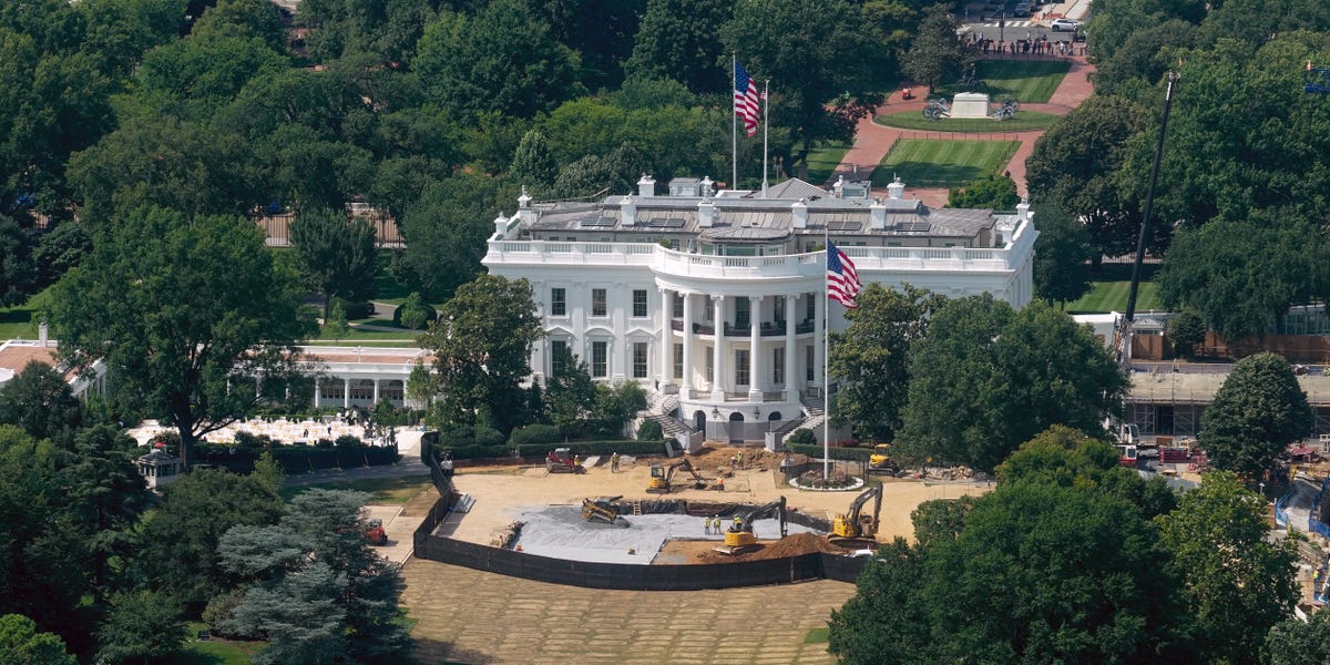 White House $6M Lockheed Helipad Protects Lawn From Marine One