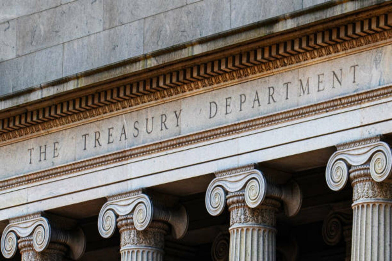 Yield Volatility Spikes: Why Treasury Floating Rate Notes Are Emerging as the Defensive Play