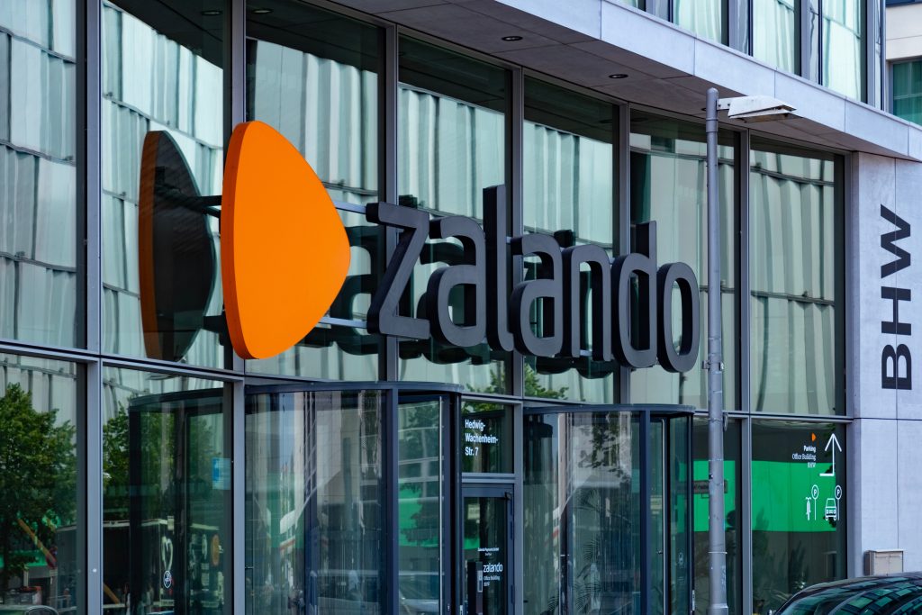 Zalando warns on 2026 growth, shares fall 9%
